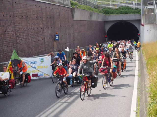 Tour de Natur (hier Ausfahrt Wesertunnel)